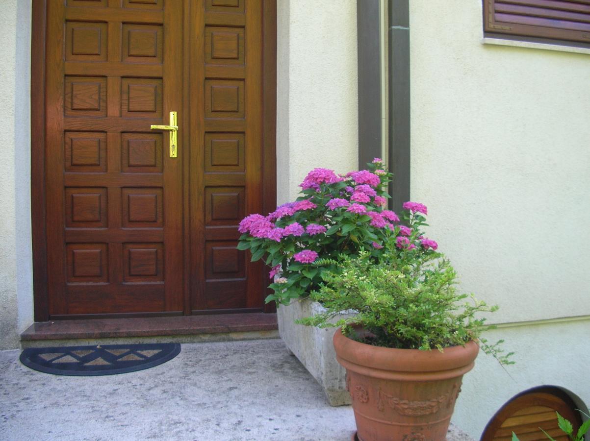 Vacation Home Lucija Slatina  Eksteriør billede